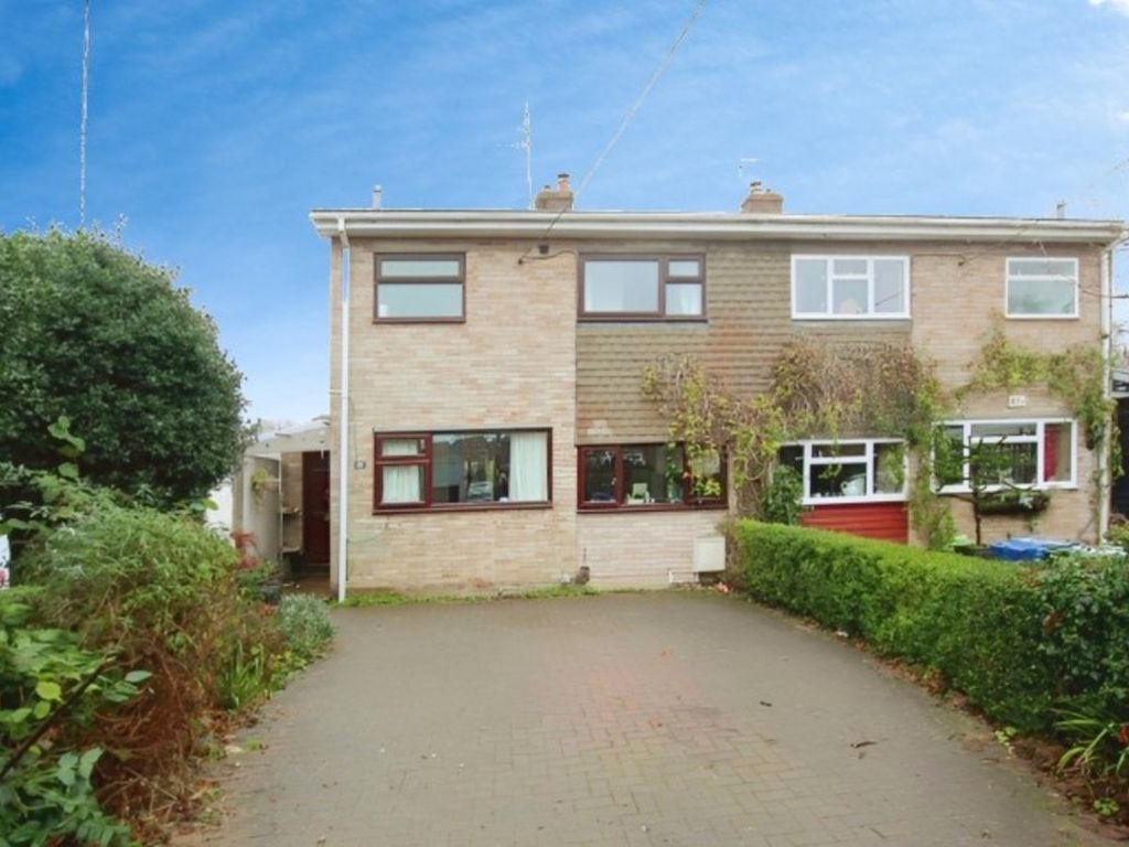 3 bed semidetached house for sale in The Moors, Kidlington OX5, £