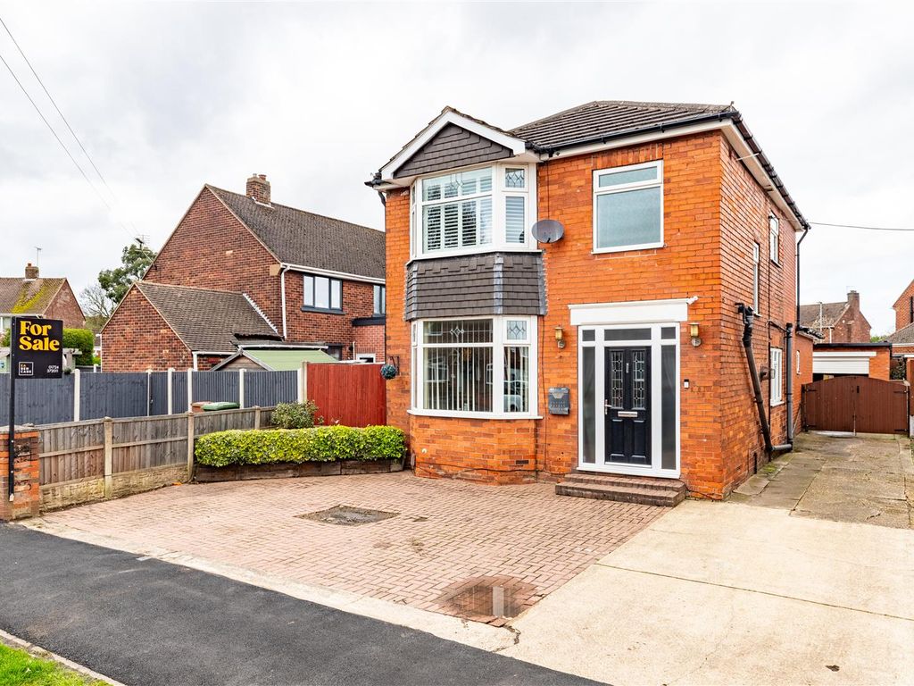 3 bed detached house for sale in Lincoln Gardens, Scunthorpe DN16, £