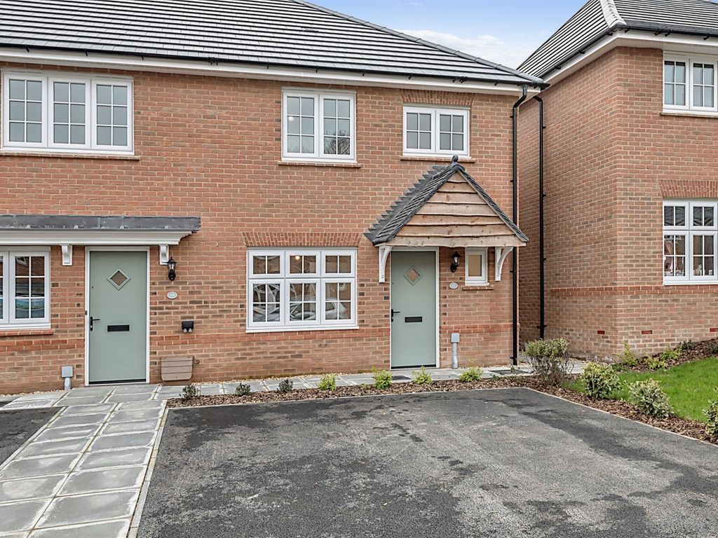 3 bed end terrace house for sale in Park Gate Drive, Scissett