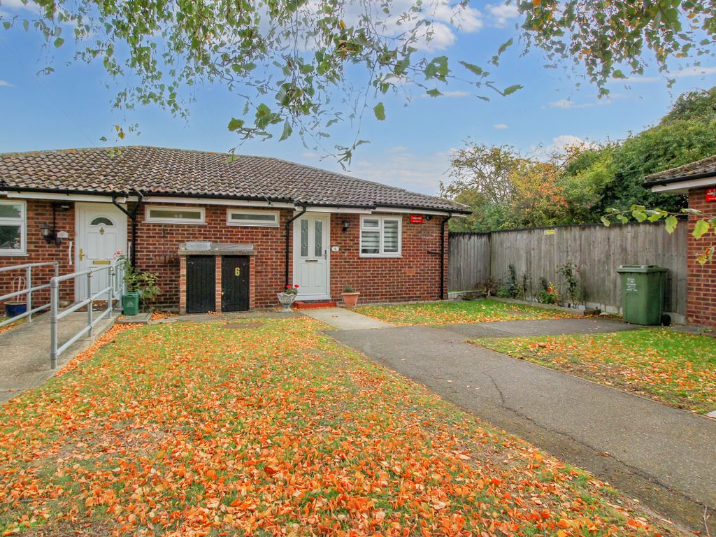 Pine Close, Wickford SS12  