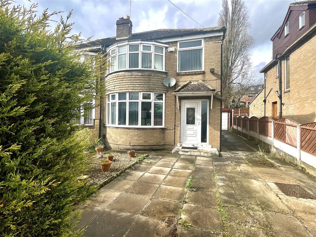 3 bed semidetached house for sale in Easterly Road, North Leeds LS8