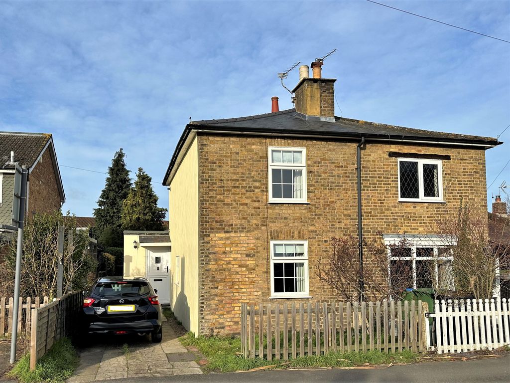 2 bed semidetached house for sale in Pleasant Place, WaltonOnThames