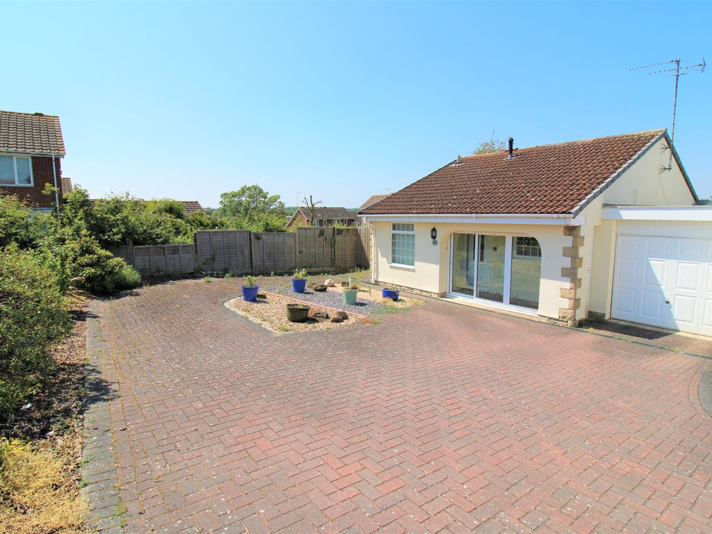 2 bed detached bungalow for sale in Alnwick, Toothill, Swindon SN5 Zoopla