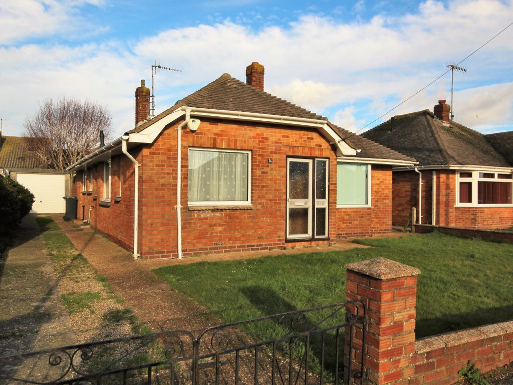 3 bed detached bungalow for sale in Freshfields Close, Lancing BN15