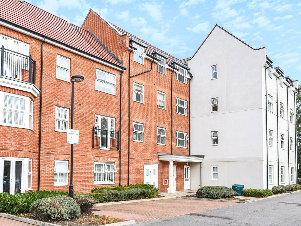 2 bed flat for sale in Imogen House, Ashville Way, Wokingham, Berkshire