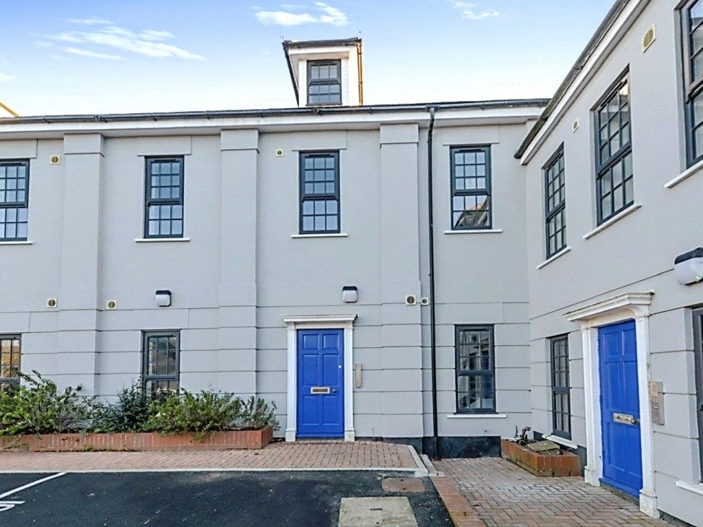 New home, 2 bed flat for sale in The Courtyard, London Road,