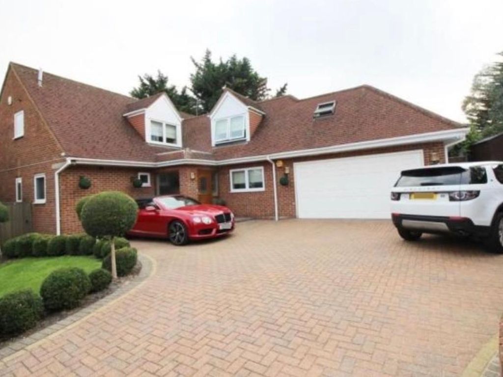 6 bed detached house to rent in Acorn Lane, Cuffley, Potters Bar EN6