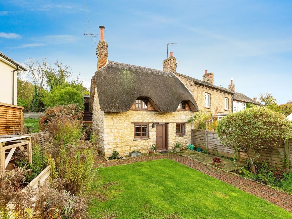 2 bed property for sale in Chapel Lane, Thornborough, Buckingham MK18