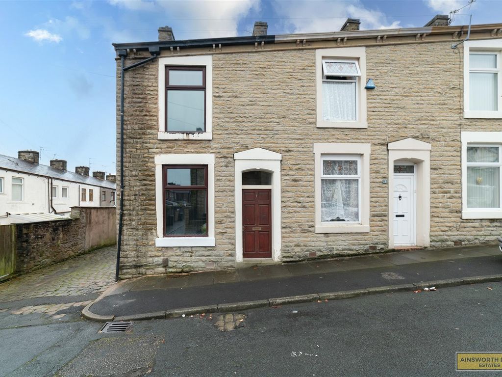 3 bed end terrace house for sale in Clifton Street, Rishton, Blackburn