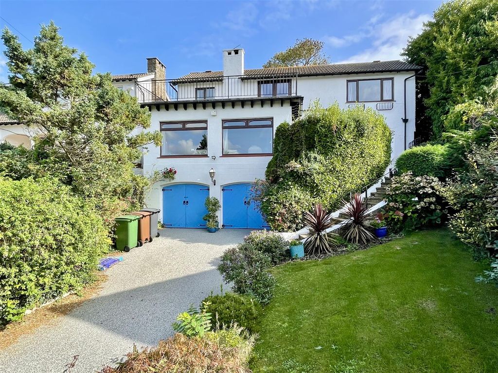 4 bed detached house for sale in St. Helens Park Road, Hastings TN34, £