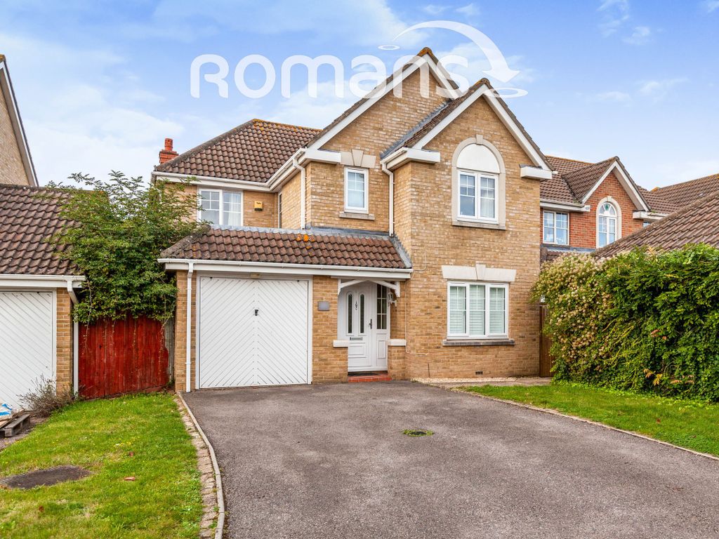 4 bed detached house to rent in Heynes Green, Maidenhead SL6, £2,900