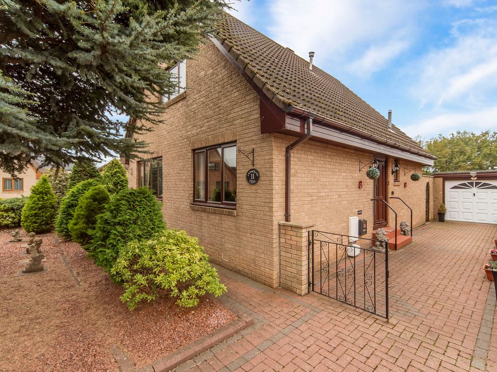 4 bed detached house for sale in 11 Fleets Grove, Tranent EH33, £