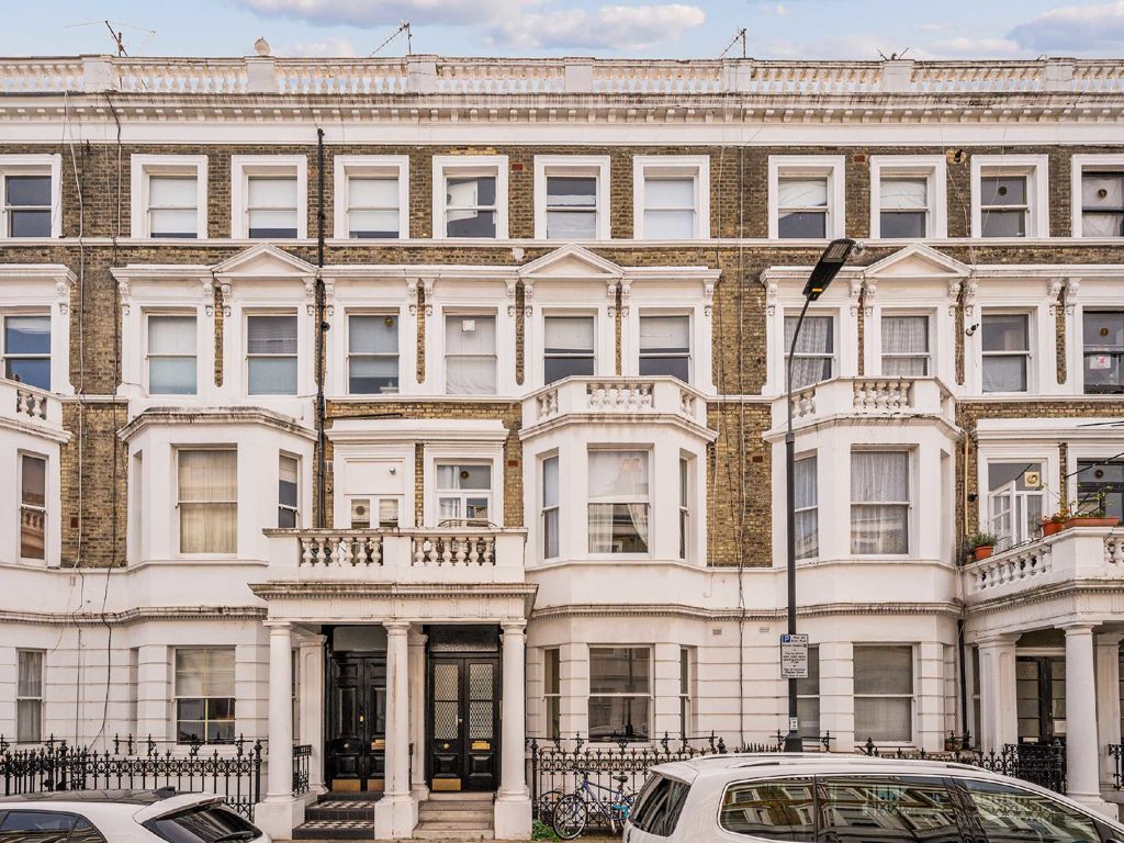 2 bed flat for sale in Comeragh Road, London W14, £550,000 Zoopla