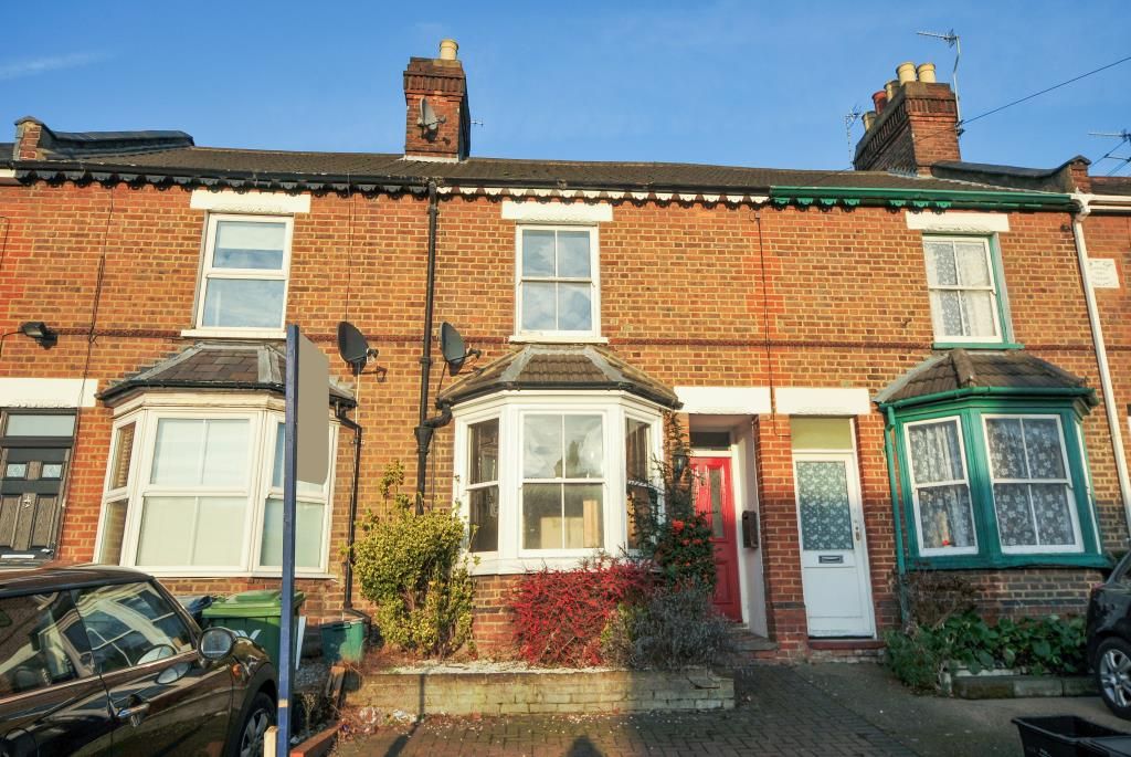 2 bed terraced house to rent in London Road, High HP11, £1,600