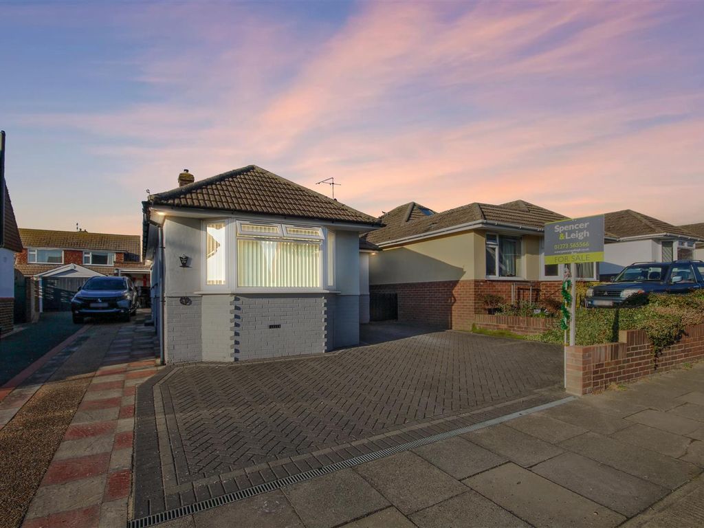 3 bed detached bungalow for sale in Graham Crescent, Portslade