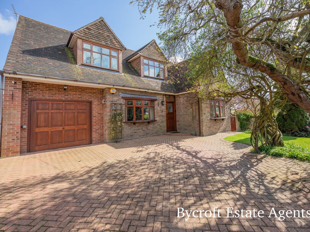 4 bed detached house for sale in Warren Road, Gorleston, Great Yarmouth