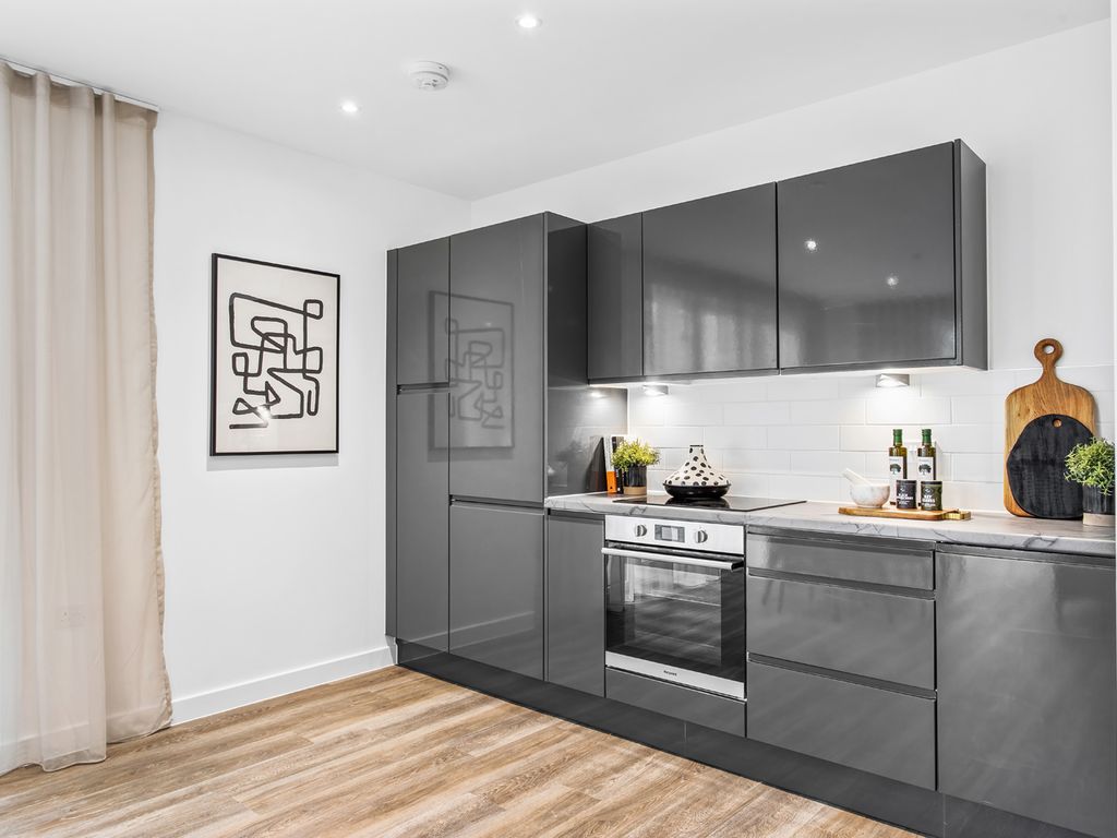 5 Dockley Road, Bermondsey SW16  