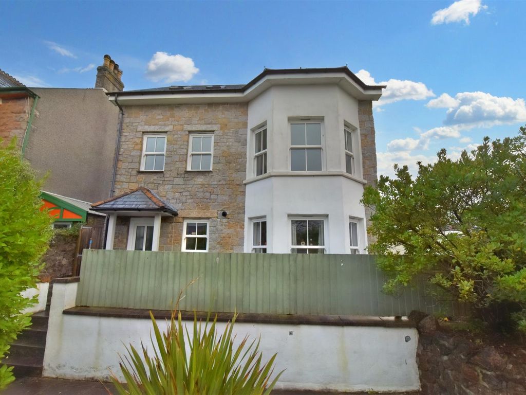 1 bed flat for sale in Clinton Road, Redruth TR15, £125,000 Zoopla