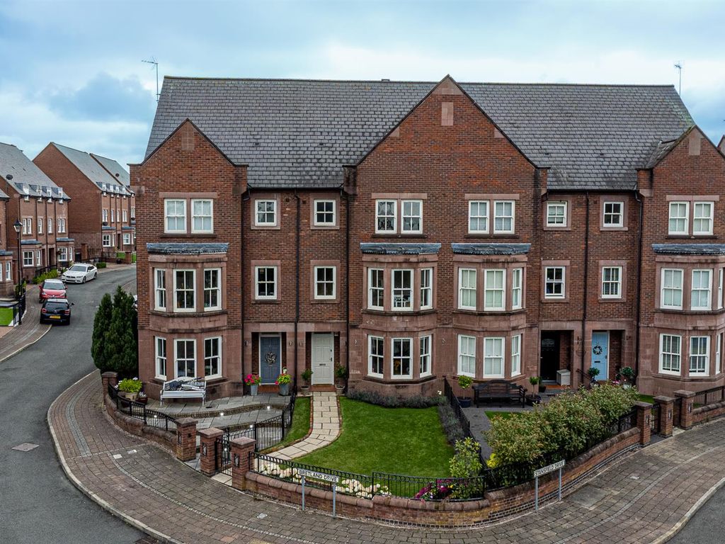 5 bed town house for sale in Bretland Drive, Grappenhall Heys