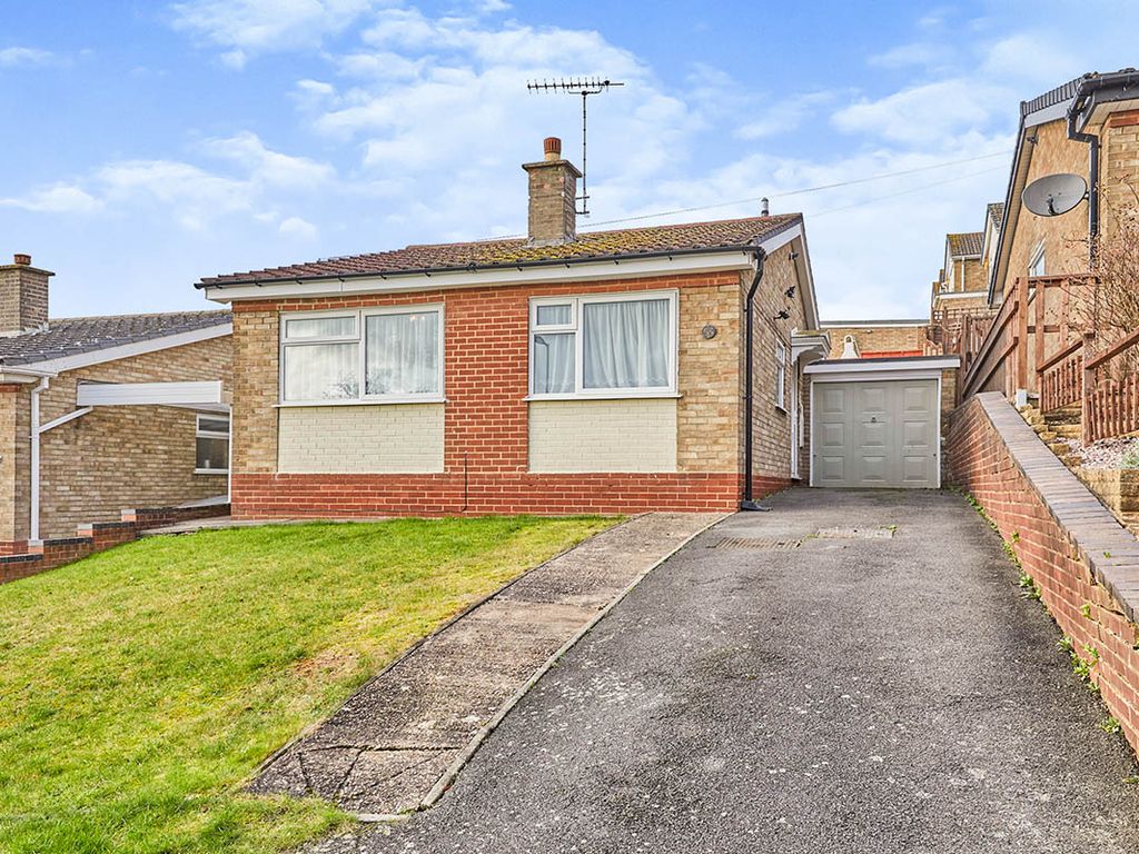 2 bed bungalow for sale in Denton Road, BurtonOnTrent, Staffordshire
