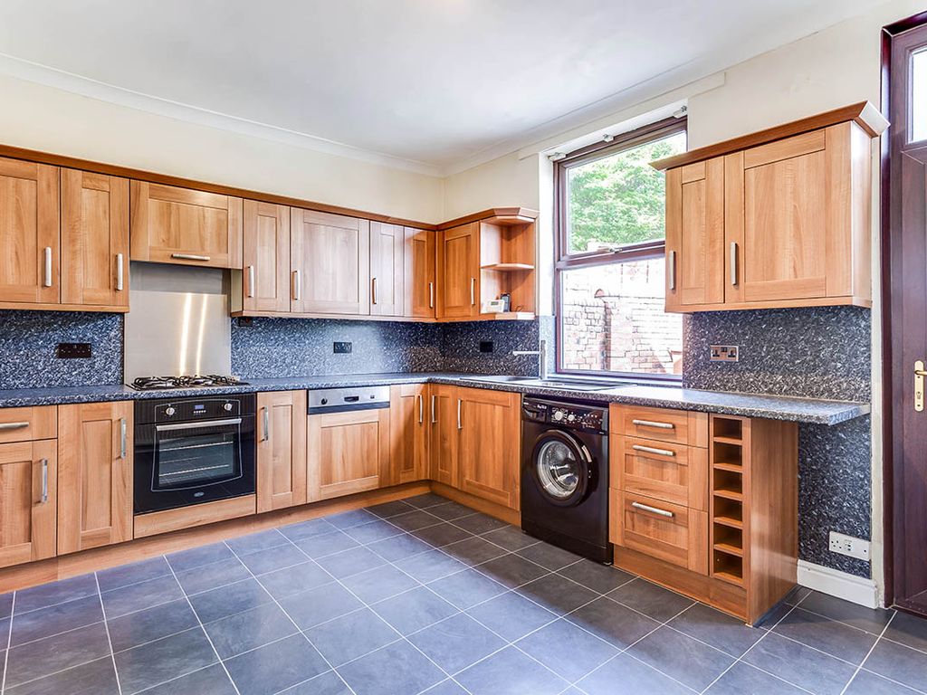 2 bed terraced house to rent in Mount Road, Stanley, Wakefield, West