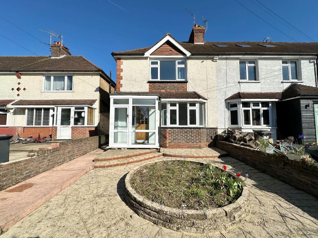 3 bed semidetached house to rent in Queens Road, Eastbourne BN23, £