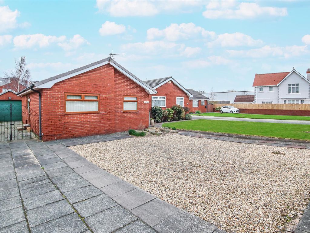 2 bed detached bungalow for sale in Clive Lodge, Birkdale, Southport