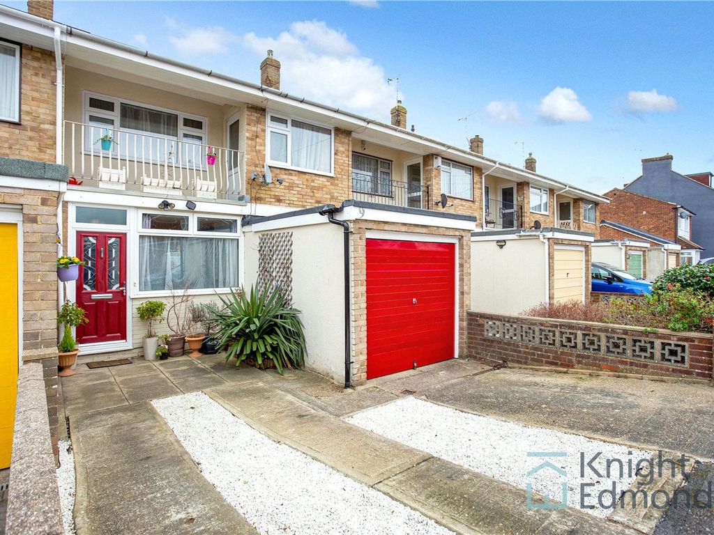 3 bed terraced house for sale in Junction Road, Gillingham ME7, £