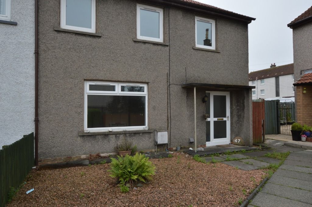 3 bed semidetached house to rent in Arran Crescent, Kirkcaldy KY2, £