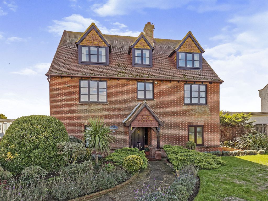 4 bed detached house for sale in Faversham Road, Seasalter, Whitstable