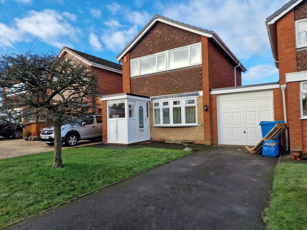 3 bed linkdetached house to rent in Reeves Gardens, Codsall WV8, £