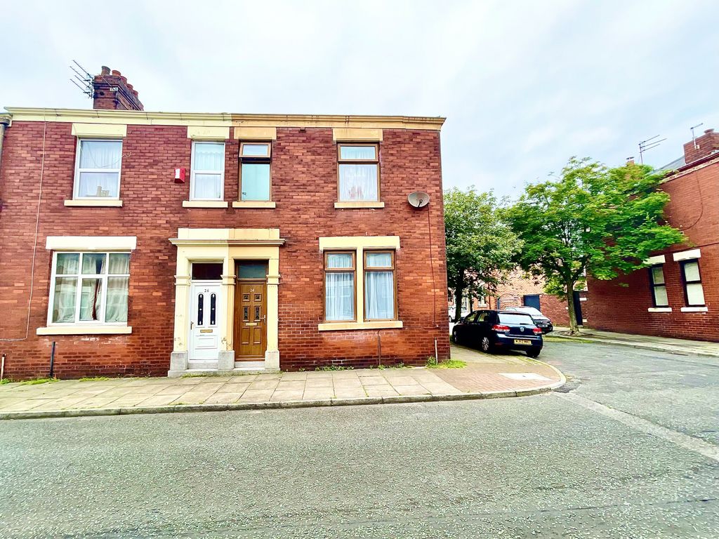 4 bed end terrace house for sale in Waterloo Terrace, Ashton, Preston