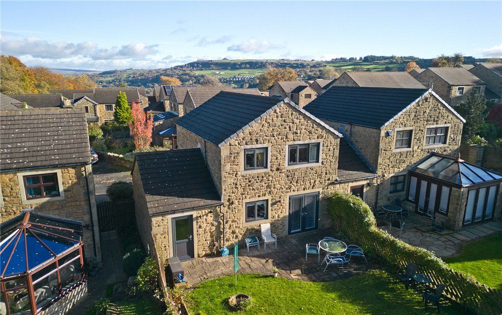 3 bed linkdetached house for sale in Howards Dean, Haworth, Keighley