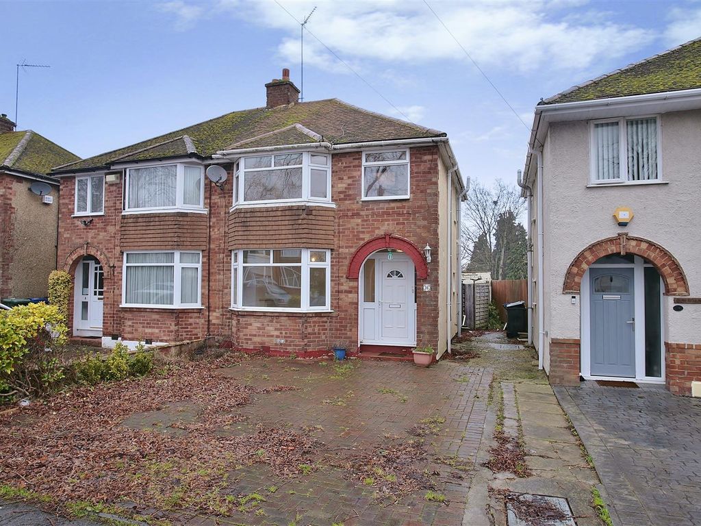 3 bed semidetached house for sale in Sinclair Avenue, Banbury OX16
