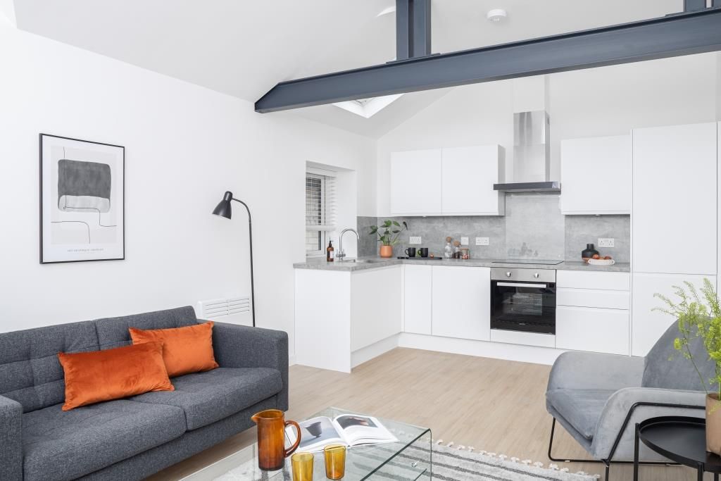 2 bed flat to rent in Upper Chorlton Road, Old Trafford, Manchester M16