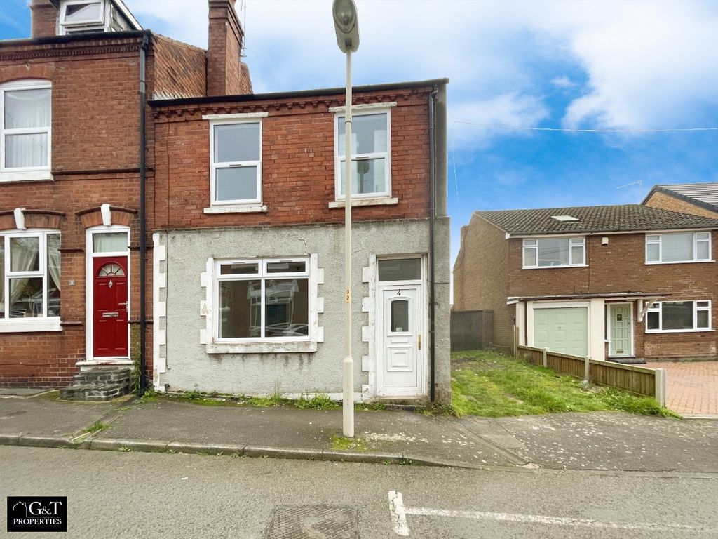 Studio to rent in Castleton Street, Netherton, Dudley DY2, £500 pcm