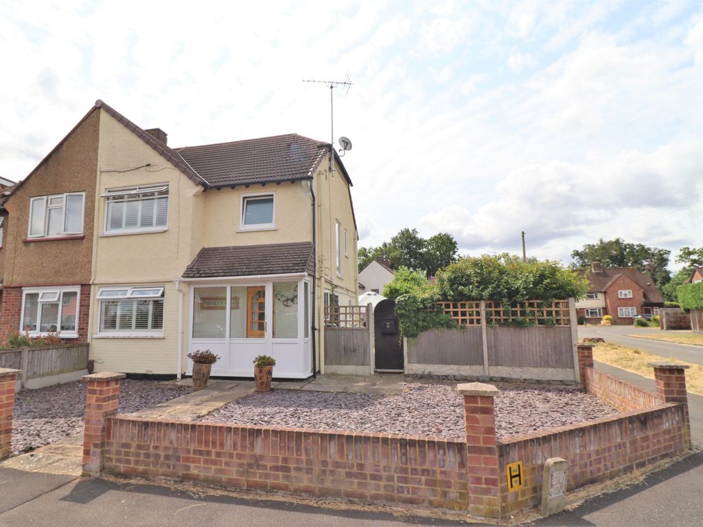 3 bed semidetached house for sale in Vaux Crescent, WaltonOnThames