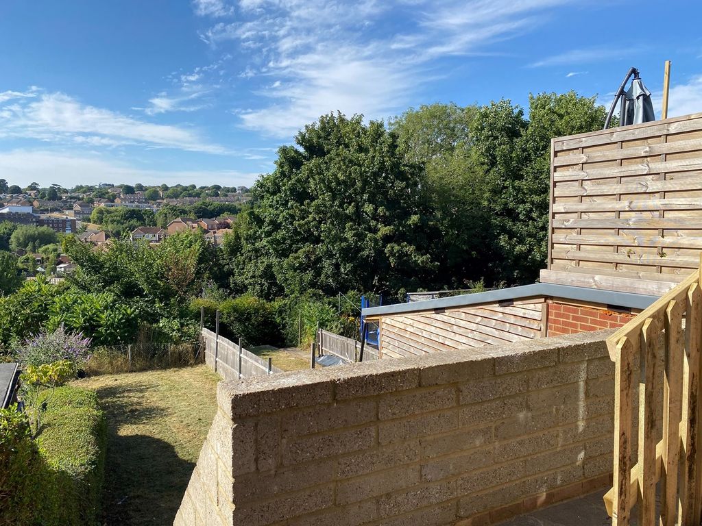 3 bed end terrace house to rent in Oakfield Road, Hastings TN35 Zoopla