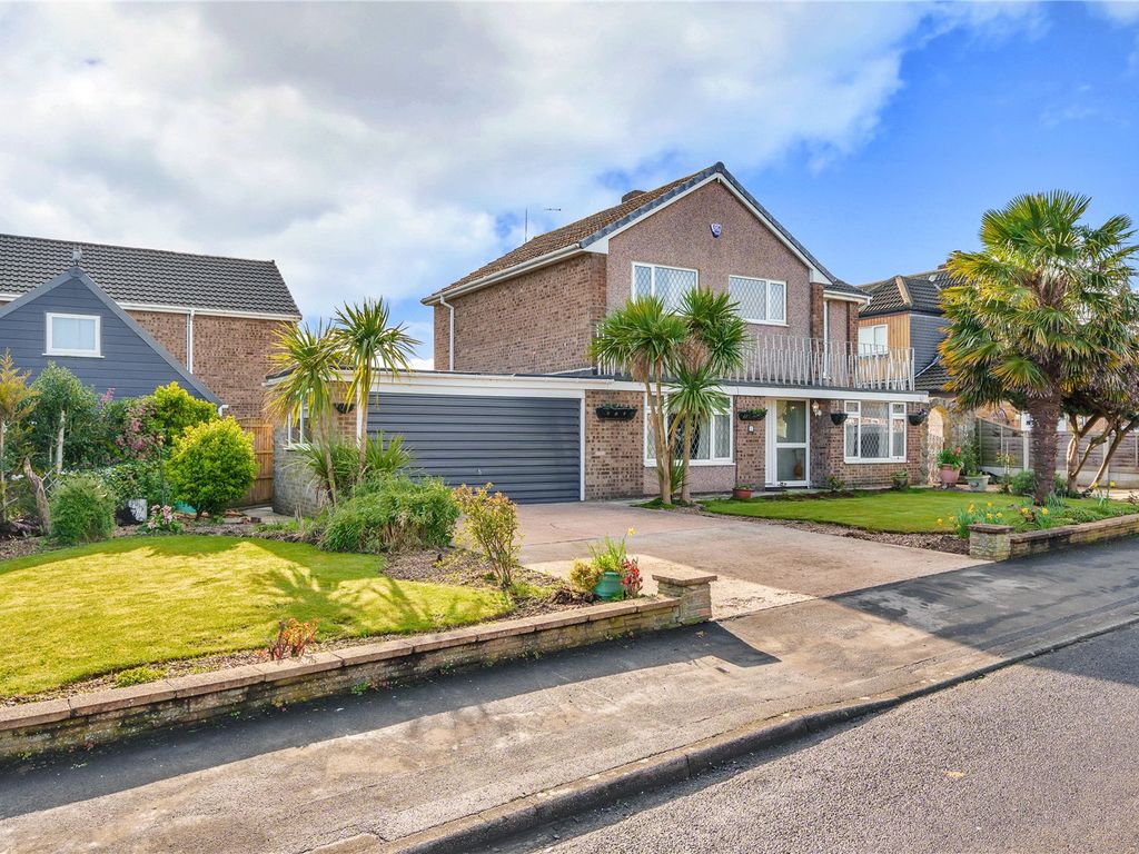 4 bed detached house for sale in Cotswold Drive, Garforth, Leeds, West