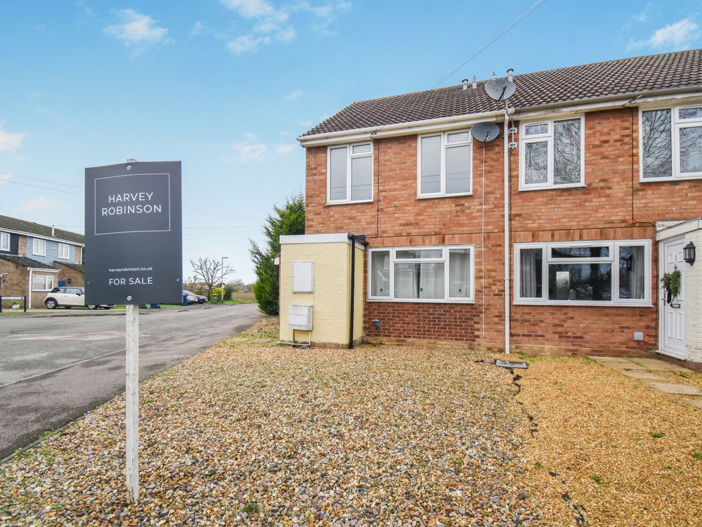 3 bed end terrace house for sale in Elizabeth Way, Colne, Huntingdon