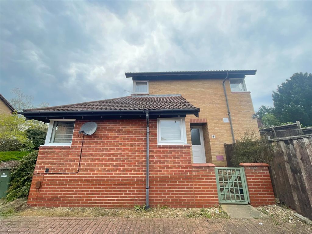 1 bed to rent in Phillip Court, Shenley Church End, Milton