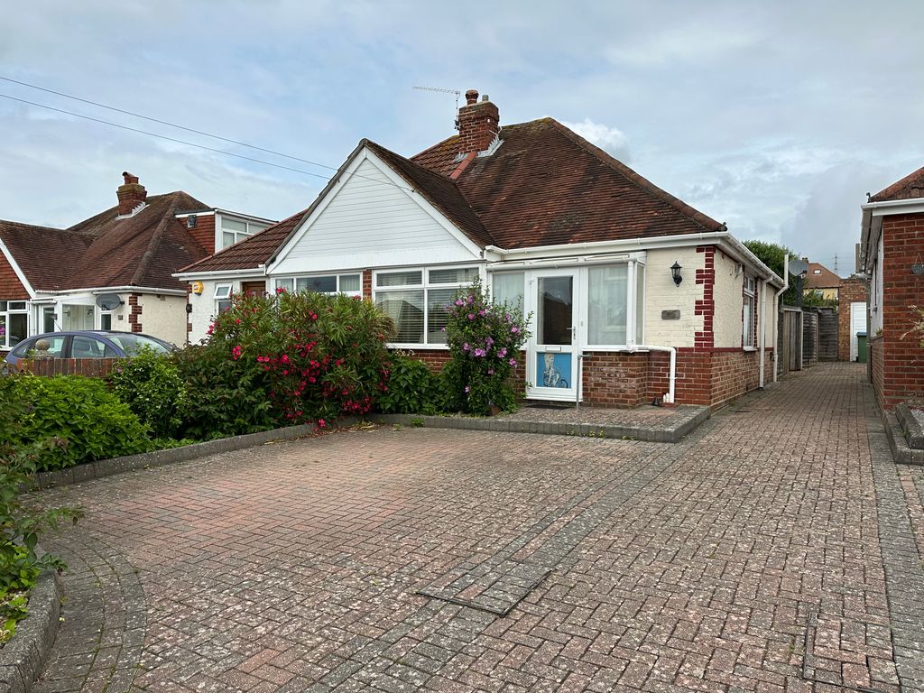 2 bed semidetached bungalow for sale in The Crossway, Portchester