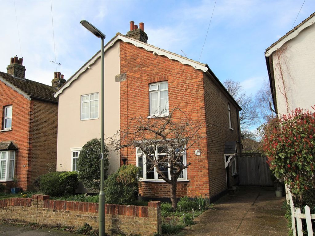2 bed semidetached house for sale in Watersplash Road, Shepperton TW17