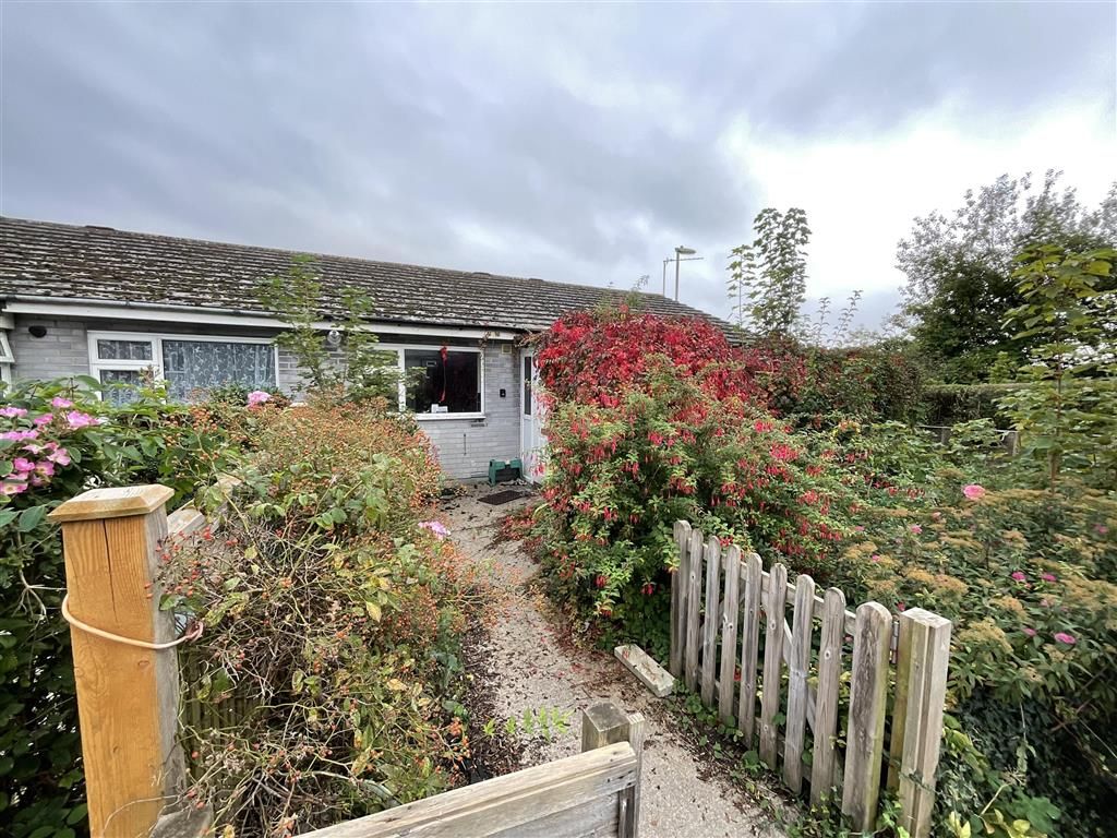 2 bed bungalow for sale in Broadcroft, Rowland's Castle, Hampshire PO9