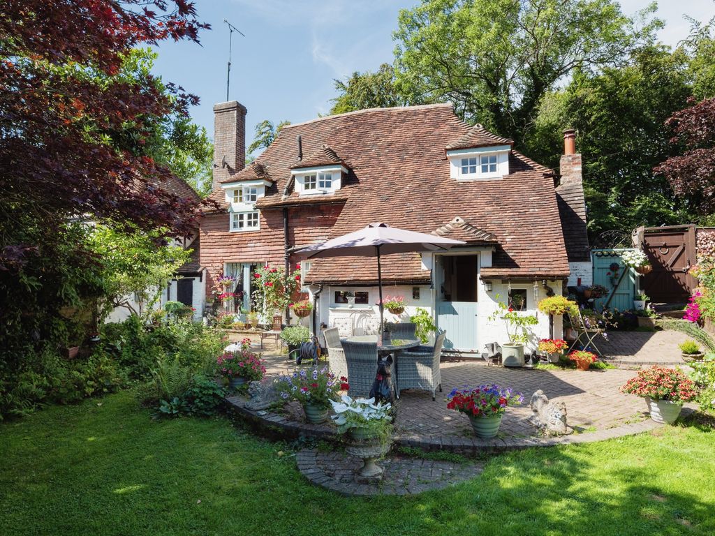 2 bed linkdetached house for sale in Silverhill, Robertsbridge, East