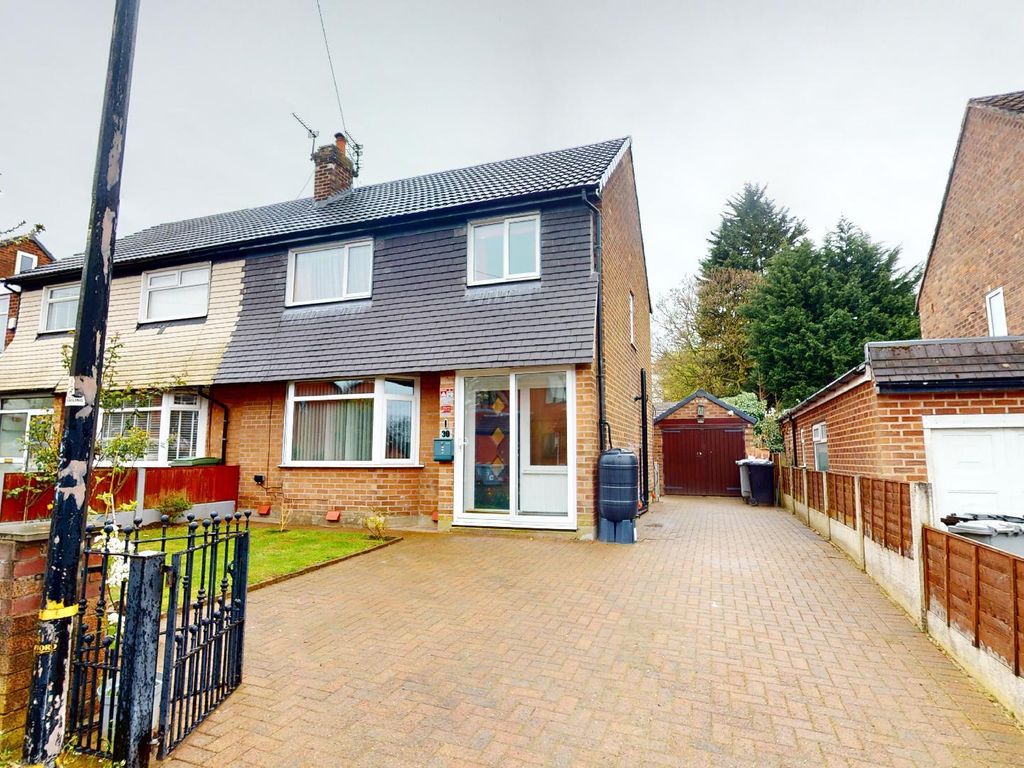 3 bed semidetached house for sale in Roslyn Avenue, Flixton, Urmston