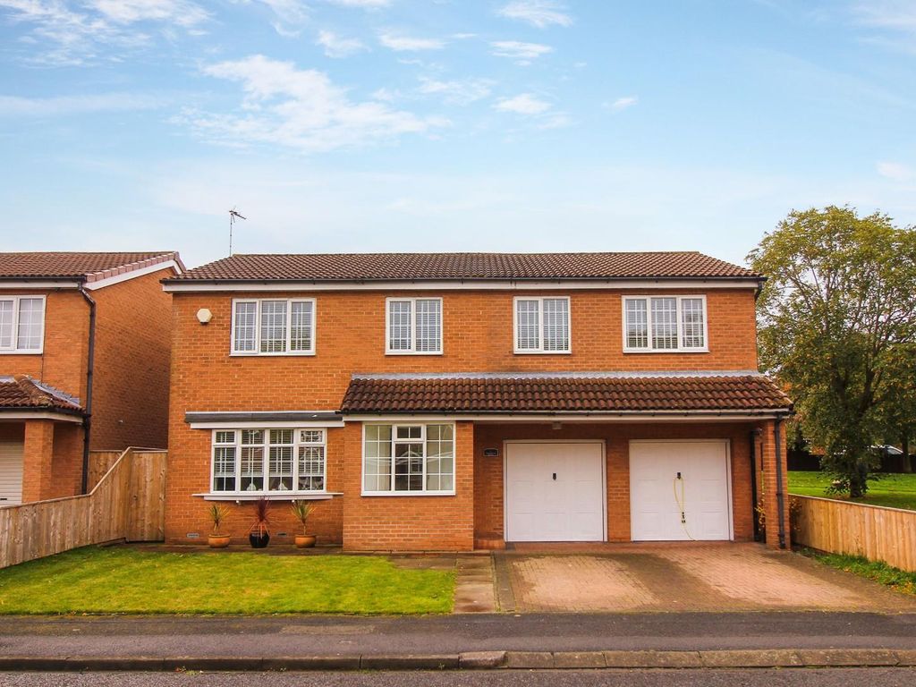 5 bed detached house for sale in Yarmouth Drive NE23 Zoopla