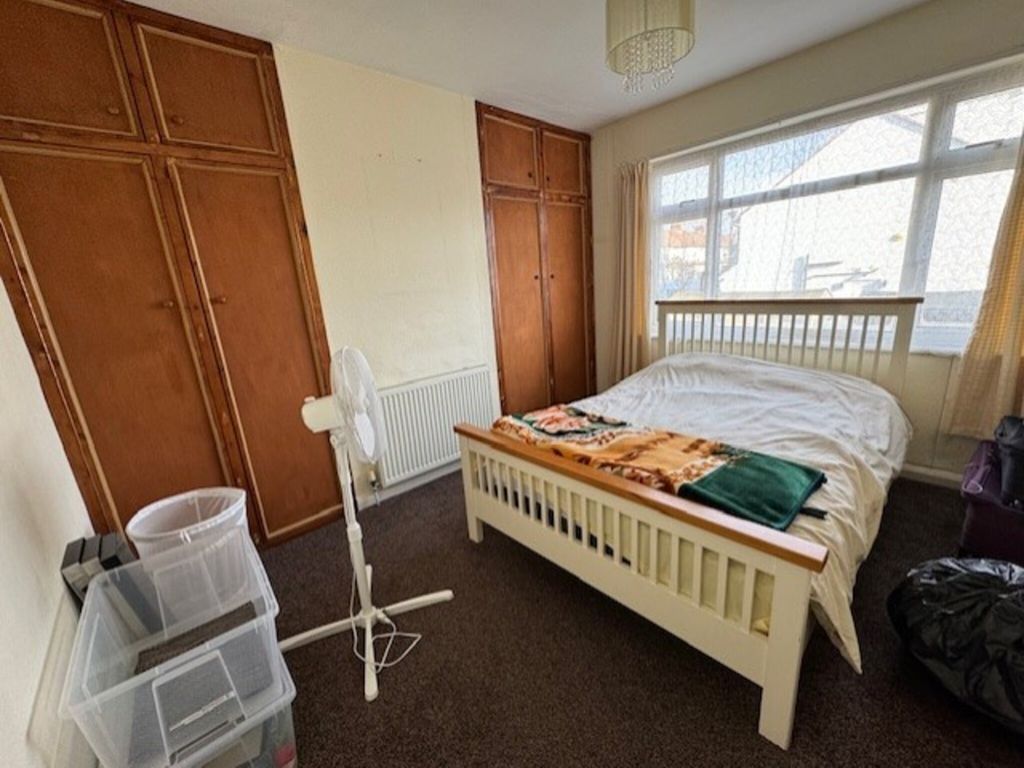 Room to rent in Harcourt Road, Thornton Heath CR7, £550 pcm Zoopla