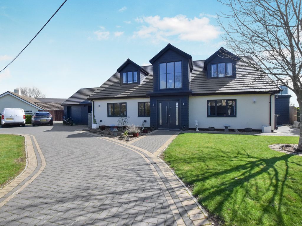 5 bed detached house for sale in Low Road, Little Stukeley, Huntingdon