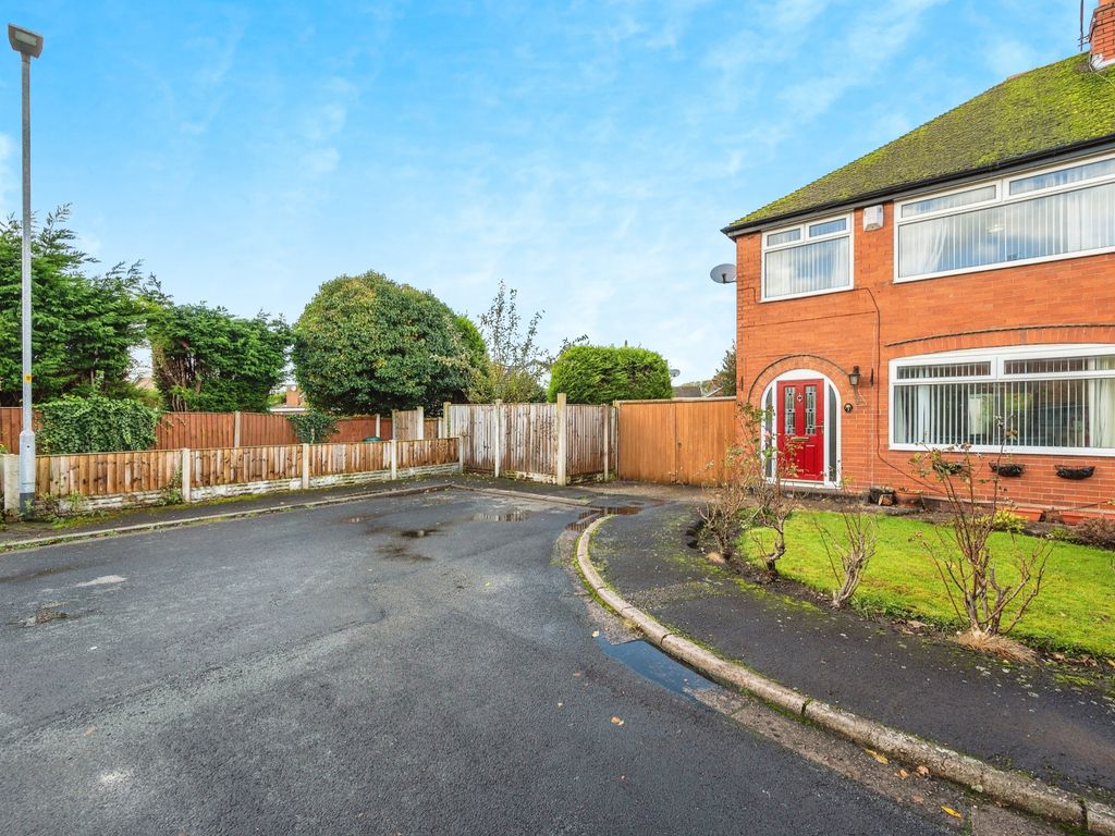 3 bed semidetached house for sale in Brimelow Crescent, Penketh